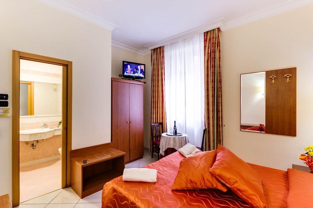 Hotel Suite Caesar Рим Экстерьер фото